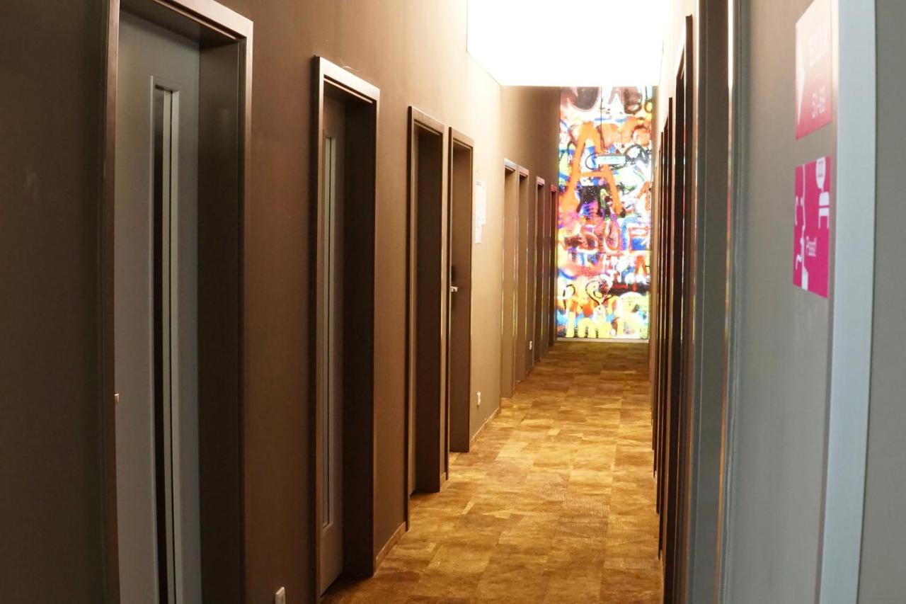 Boxhotel Ганновер Экстерьер фото