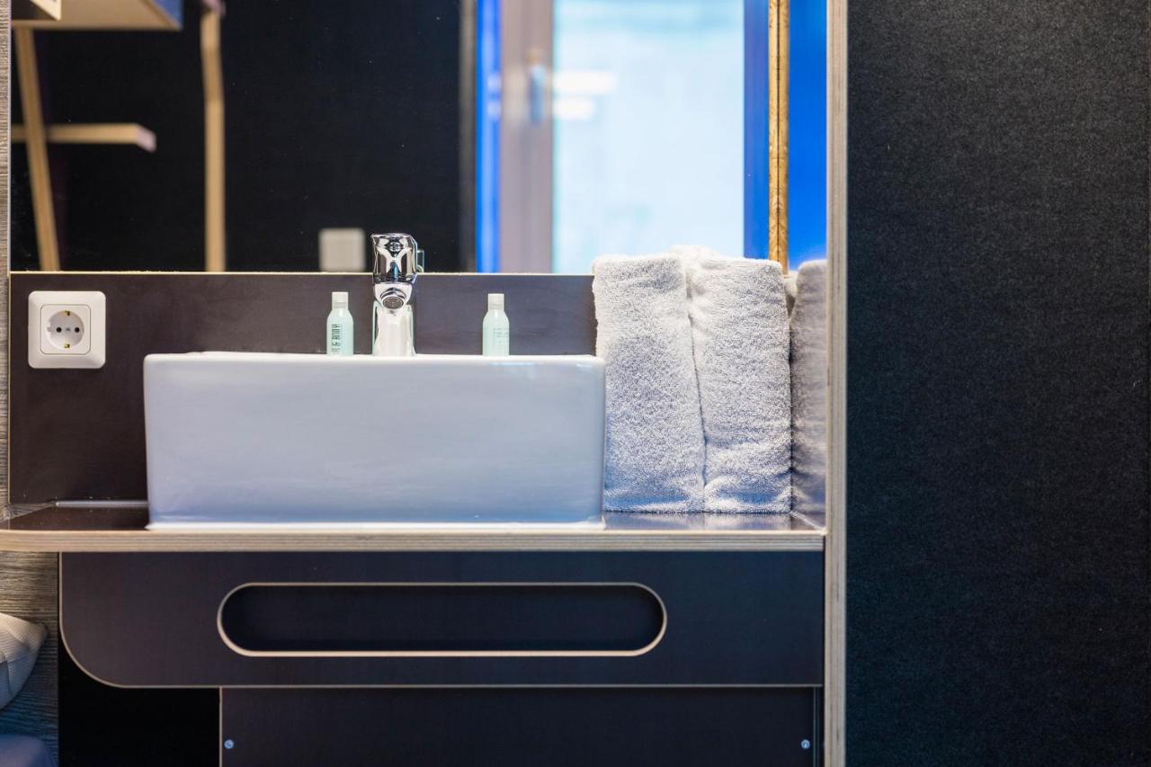 Boxhotel Ганновер Экстерьер фото