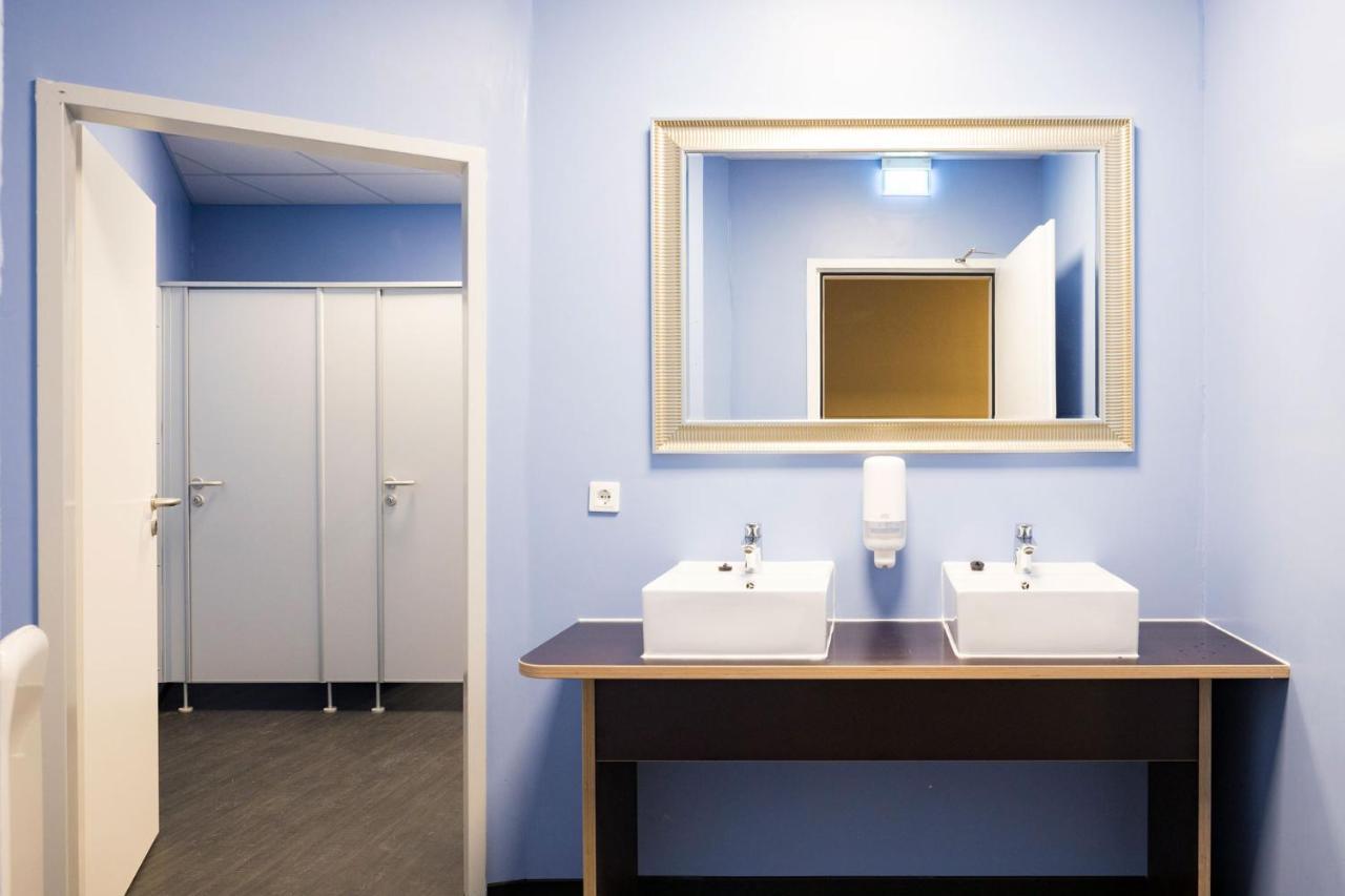 Boxhotel Ганновер Экстерьер фото